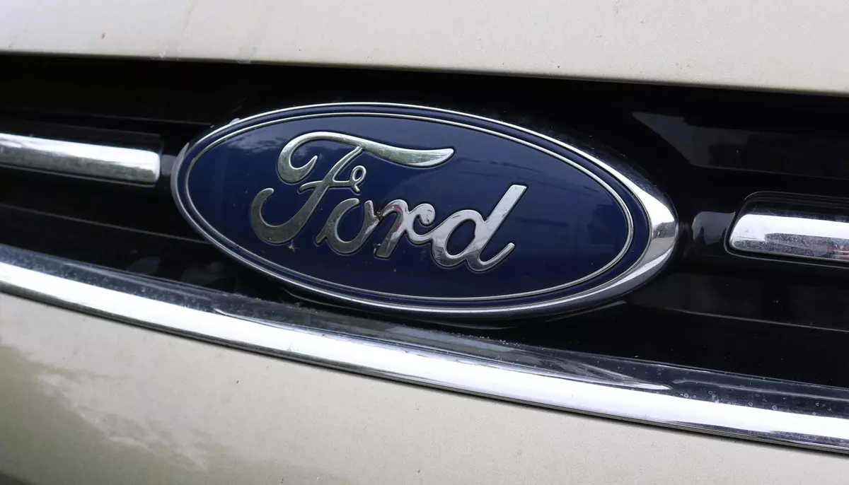 Ford cere licență pentru un SUV produs în China. SUA schimbă regulile pentru mașinile conectate 