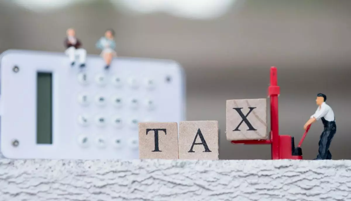 Taxa pe coletele non-UE a adus 49 milioane lei la bugetul de stat. AUR cere eliminarea ei 