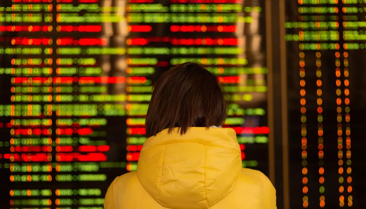 Semiconductorii și companiile AI pierd teren pe bursă. Piețele globale intră într-o fază de prudență după luni de creșteri accelerate