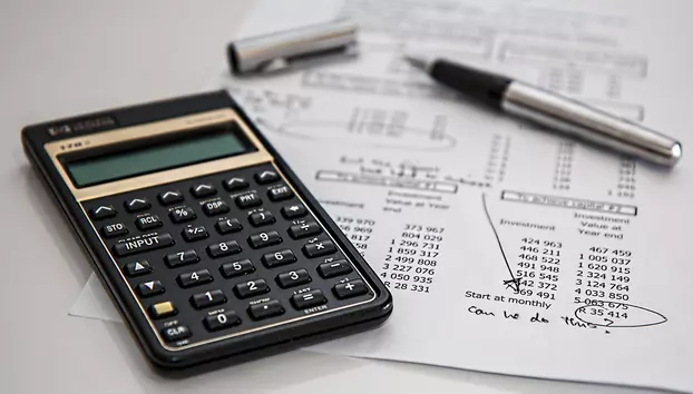 Românii au primit peste 421 milioane euro de la asigurători în 2025. Suma a crescut cu 12% față de anul precedent