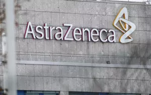 Acțiunile AstraZeneca scad cu 9% după rezultatele unui studiu clinic. Tratamentul Wainua a ratat ținta principală pentru o boală cardiacă rară 