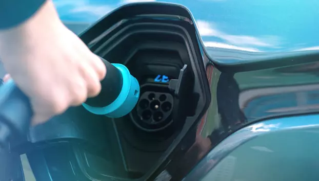 General Motors vrea ca mașinile electrice să alimenteze case și cartiere întregi. Proprietarii ar putea câștiga bani din energie