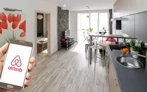 De acum poți să comanzi un taxi de la aeroport prin Airbnb. Compania lansează acest serviciu în Europa, Asia și America Latină