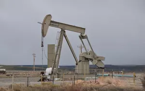 Petrolul scade cu aproape 3%. Cererea slabă bate, pentru moment, riscul din Strâmtoarea Hormuz