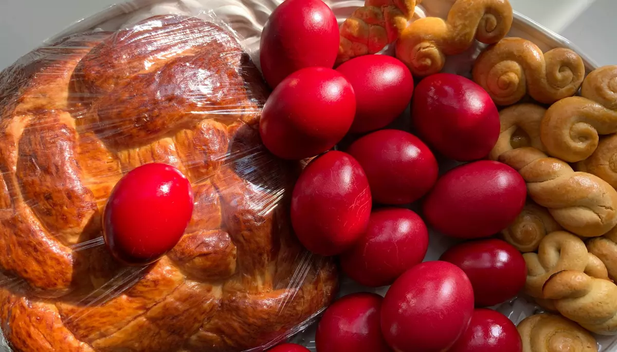 Cât a ajuns să coste masa de Paște. Scumpiri în cazul ingredientelor de bază