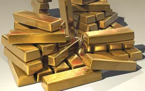 Prețul aurului începe săptămâna în creștere cu 0,4%. Piețele urmăresc negocierile dintre SUA și Iran