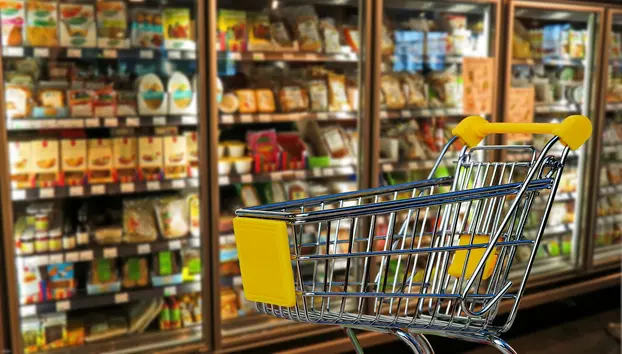 Noul val de discounteri străini schimbă retailul din România. Cum pun presiune lanțurile cu prețuri mici pe rețelele locale