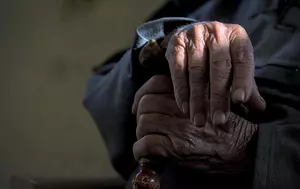 Peste 54% dintre români muncesc după pensionare din cauza veniturilor mici. Cum ar putea sprijini statul pensionarii care se întorc să lucreze
