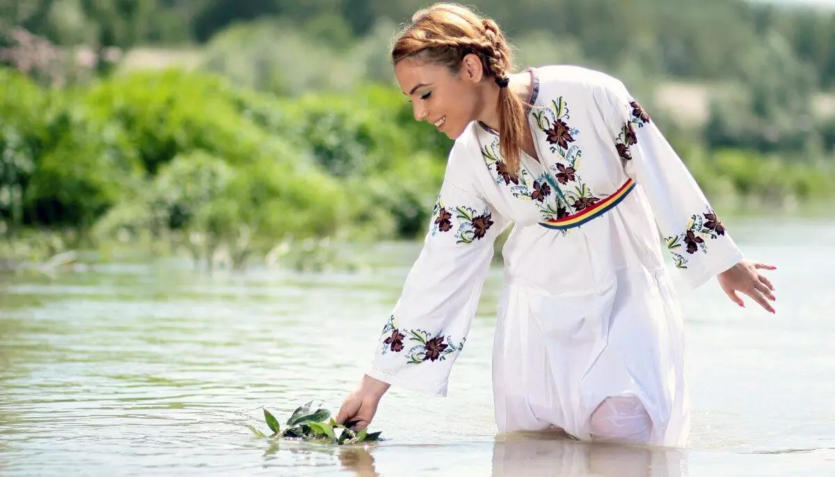 Lunea Luminată, a doua zi de Paști, este ziua în care dragostea și hărnicia sunt celebrate 