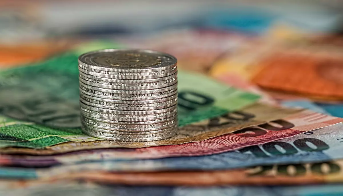 Ratingul României rămâne stabil, însă economia este vulnerabilă. Avertisment din partea conducerii BNR
