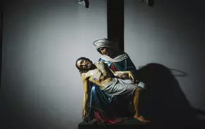 Când „Hristos a Înviat!” se spunea în șoaptă. Cum a supraviețuit Paștele în „epoca de aur” fără să apară în ziare 