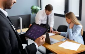 Un startup lansează „angajați digitali” pentru 34 de milioane de IMM-uri. Platforma pornește din România