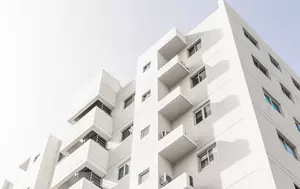 Cum evoluează piața imobiliară în 2026. Prețurile cresc, deși se vând mai puține locuințe