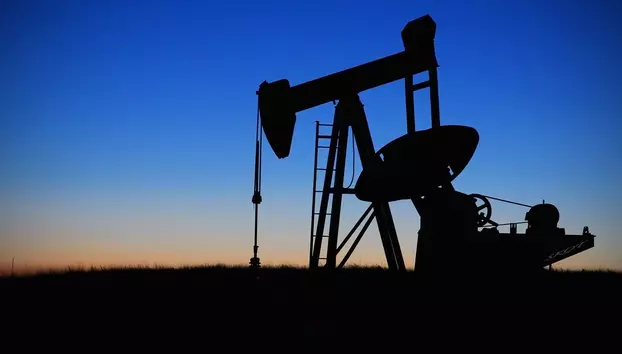 Prețul petrolului scade pe fondul speranțelor de dialog între SUA și Iran. Se reduc temerile legate de aprovizionare