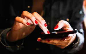 ING Bank România lansează SAFEbutton pentru blocarea accesului la cont. Până acum, aplicația permitea doar blocarea cardului