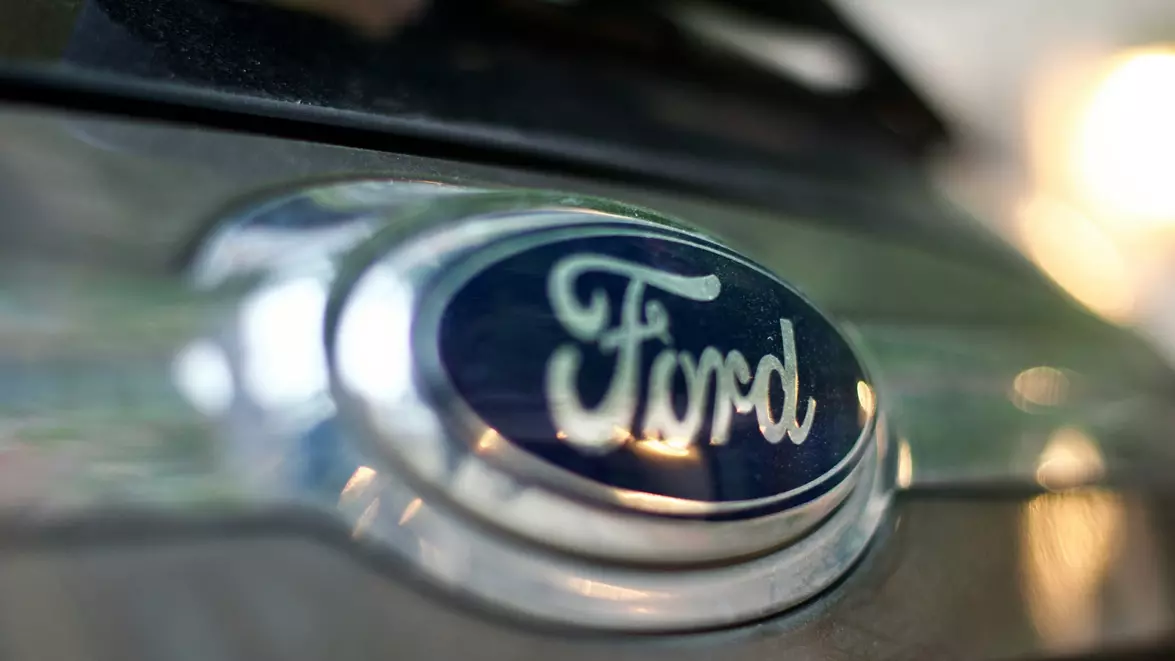 Micron și Ford semnează un acord pentru cipuri auto. Memoria DRAM devine importantă pentru vehiculele noi