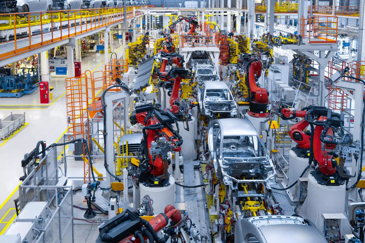 Producătorii auto occidentali pierd teren în China. Mașinile electrice locale domină cea mai mare piață auto din lume