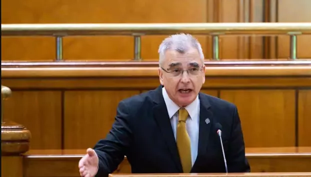 Petrișor Peiu (AUR) descrie România drept o țară săracă cu o economie distrusă. Dar veniturile și portofoliul său bursier indică altceva.