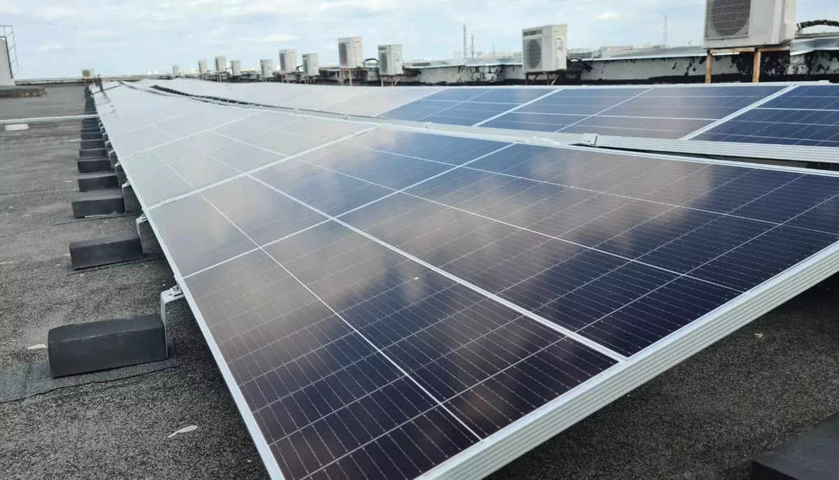 Energia solară a economisit Europei 12,8 miliarde euro. Criza din Iran arată prețul dependenței de gaz