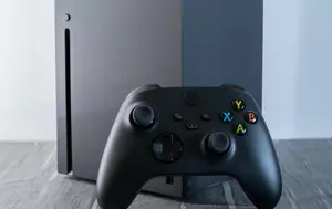 Microsoft scumpește consolele Xbox cu până la 200 de dolari. Criza globală a cipurilor de memorie amplifică presiunile asupra costurilor 