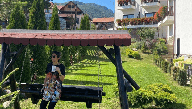 Vocile Edge. Laura Cioc și povestea unei cariere reinventate prin afacerea Transylvanian Inn