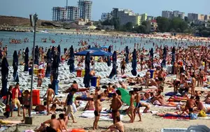 Litoralul a ajuns ocupat la capacitate maximă de Sfânta Maria. Peste 210.000 de turiști au petrecut weekendul la mare