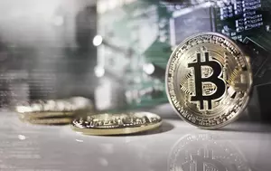 Bitcoin este în scădere accentuată. A pierdut peste 1 trilion de dolari în opt luni