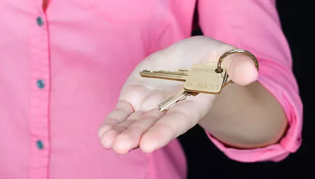 Prețurile apartamentelor cresc, iar cumpărătorii devin mai precauți. Tot mai mulți români amână decizia de achiziție