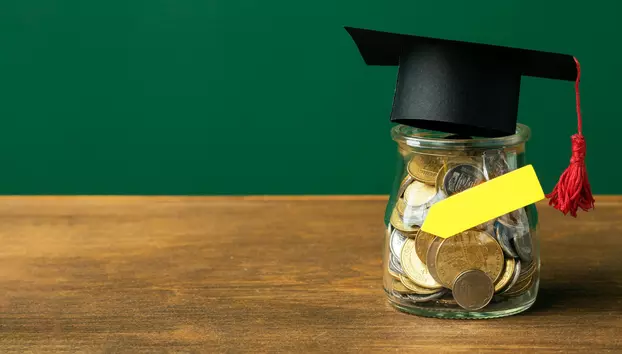 Cât ne costă exodul forței de muncă. România plătește 100.000 de lei pentru formarea unui medic, dar nu reușește să construiască o economie care să-i păstreze