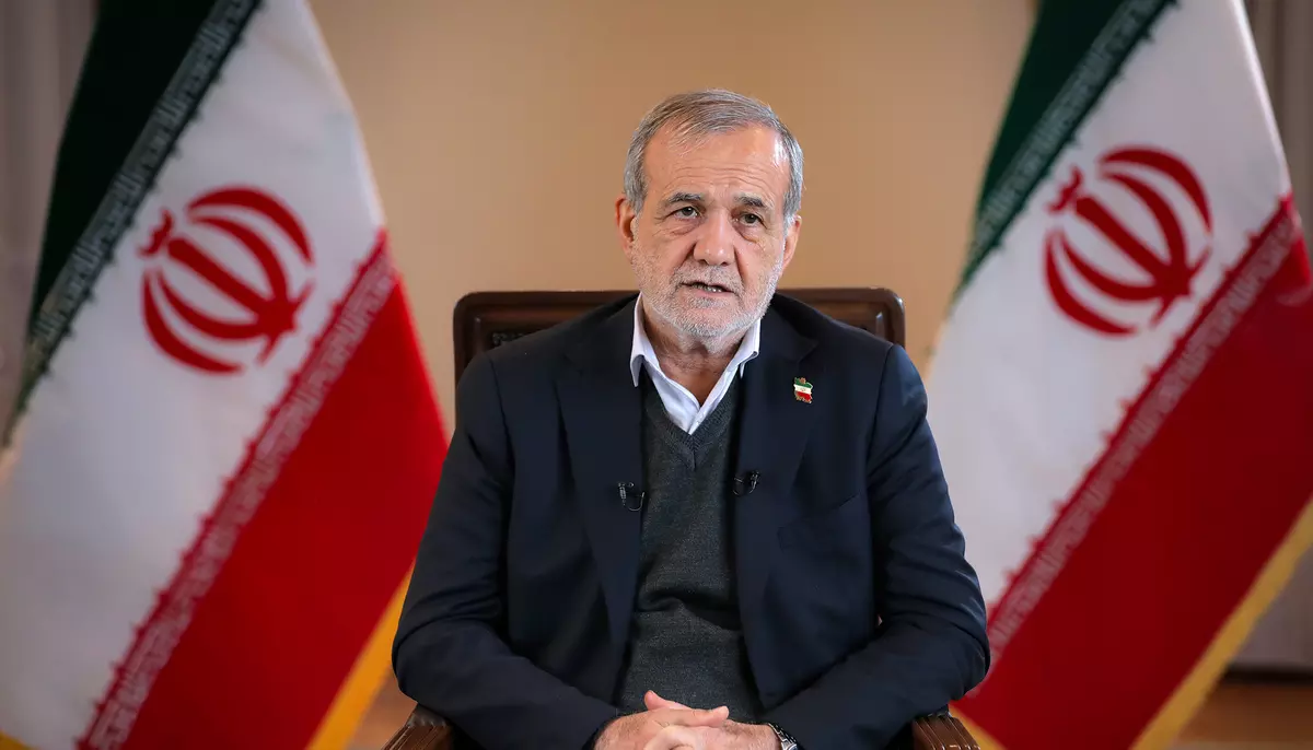 Iranul nu redeschide Strâmtoarea Ormuz. Trump amenință cu atacuri asupra infrastructurii