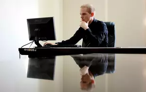 Companiile renunță să mai facă totul singure. 65% dintre firme apelează la externalizarea serviciilor IT