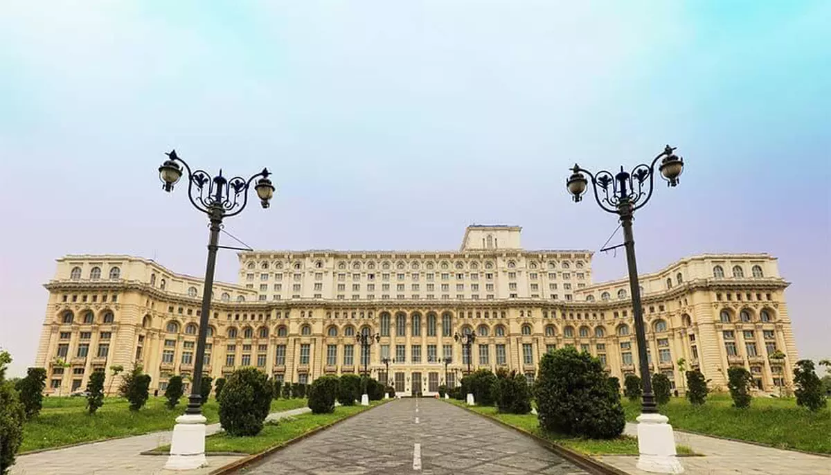 BNS cere retragerea proiectului care ar permite investiții din Pilonul II în industria de apărare. Sindicaliștii avertizează asupra folosirii economiilor pentru pensii