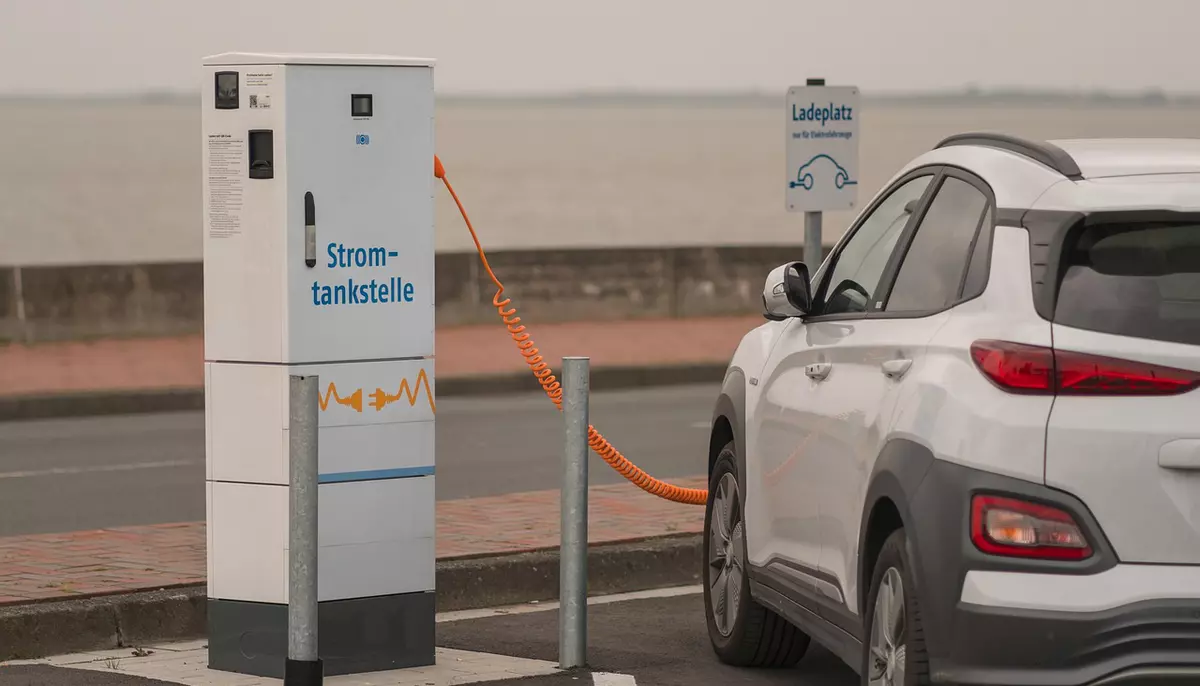 Vânzările de mașini electrice noi și second-hand au crescut cu 34% în Europa. Ritmul poate încetini dacă prețurile la combustibili scad