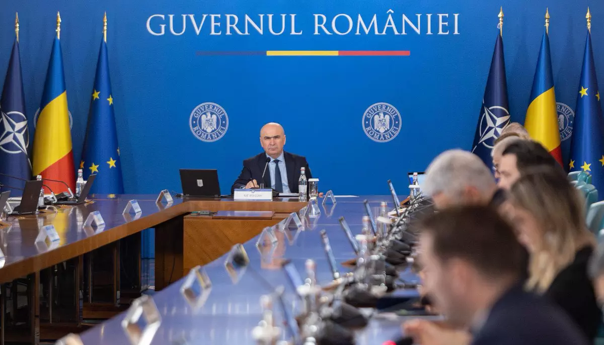 Bolojan atacă bonusurile de până la 180.000 de euro de la Hidroelectrica. Disputa atrage atenția asupra modului în care conducerea companiei gestionează profitul și investițiile