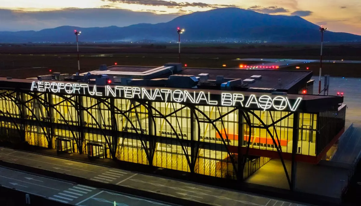 Aeroportul Brașov trece de 50.000 de pasageri într-o lună. Borna arată că proiectul începe să iasă din faza de test și intră în cea de scalare
