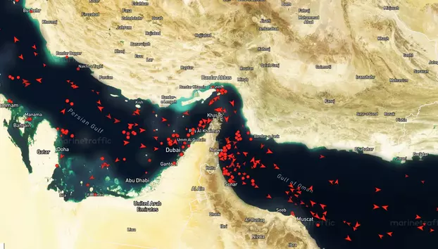Arabia Saudită a trimis 34 milioane de barili prin Strâmtoarea Ormuz. Piața petrolului trece de la panică la ofertă