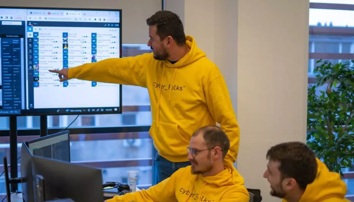 cyber_Folks lansează primul asistent AI pentru hosting din România. robo_Folks poate interveni direct în contul clientului