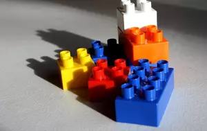 Povestea lui Matthew, un copil nevăzător care iubește Lego