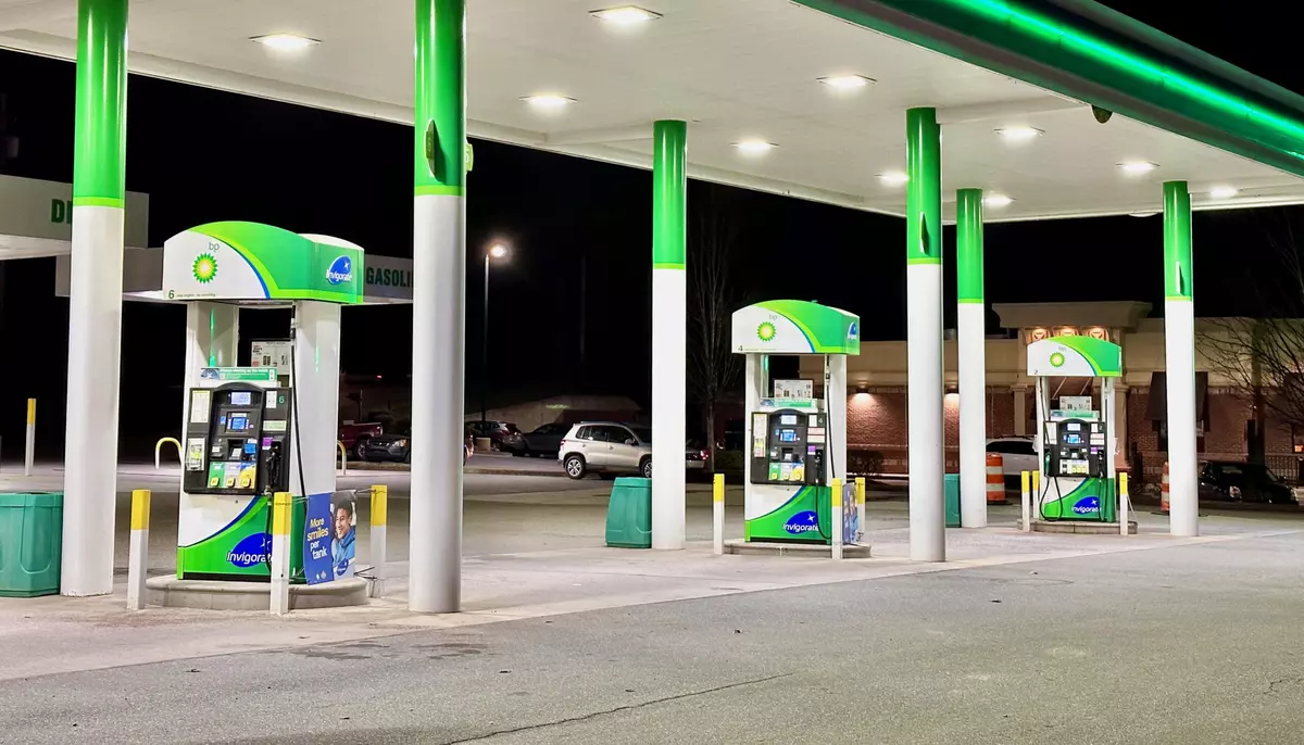 Ieftiniri la pompă joi dimineața. Cât costă astăzi benzina și motorina