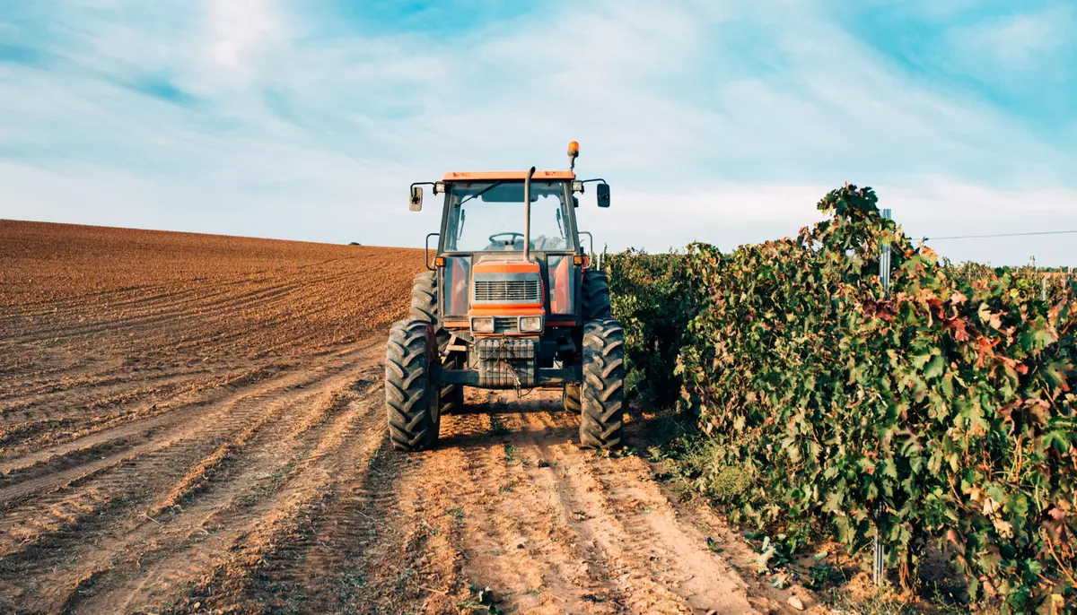 Vești bune pentru fermieri. Guvernul suplimentează cu 94,3 milioane de lei bugetul schemei de sprijin pentru motorina utilizată în agricultură