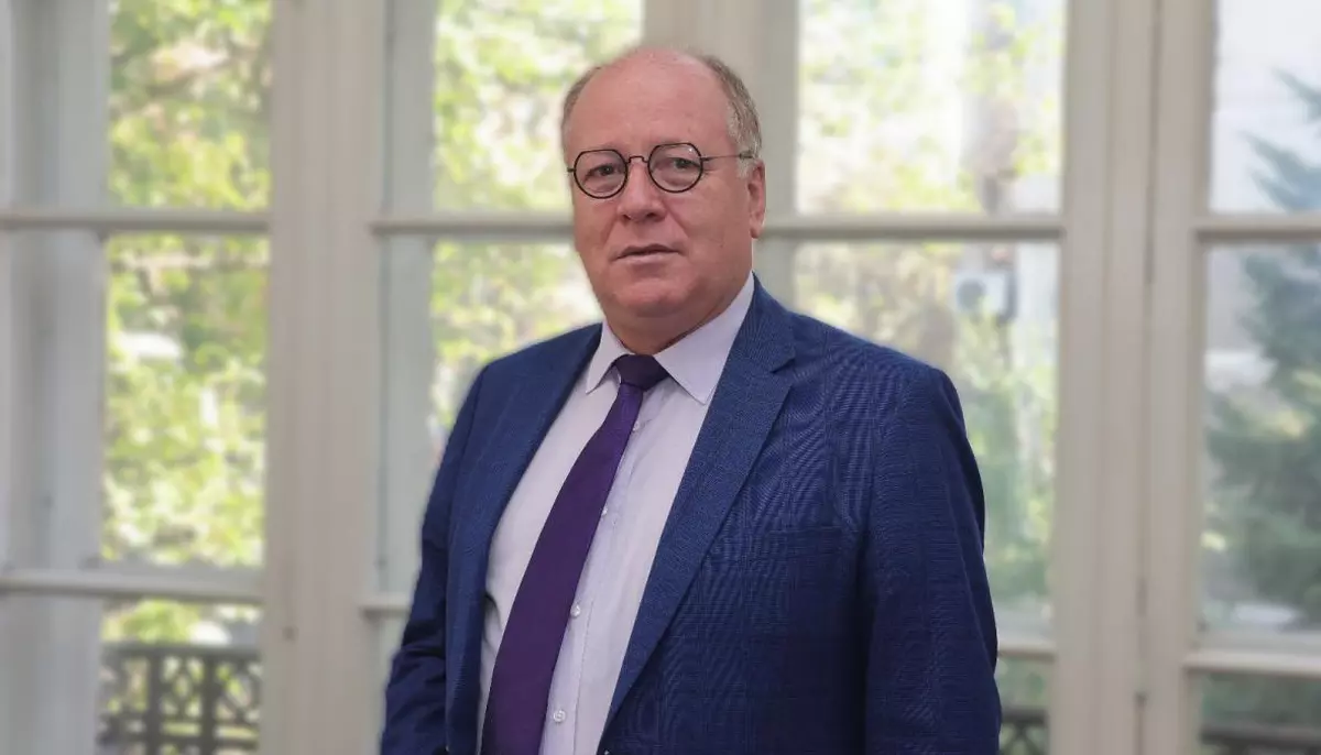 Căderea Guvernului Bolojan pune presiune pe economie. Bruno Ștefan: „Într-o criză, banii se ascund”