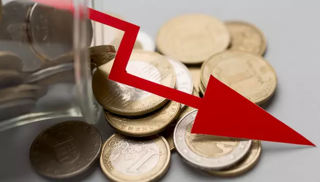 Mecanismul inflației, explicat de guvernatorul BNR. Cursul valutar urcă rapid prețurile, dar acestea scad greu după aprecierea leului