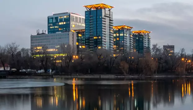 One United Properties vrea să vândă participații din proiectele hoteliere din București. Miza este împărțirea riscului și capital nou