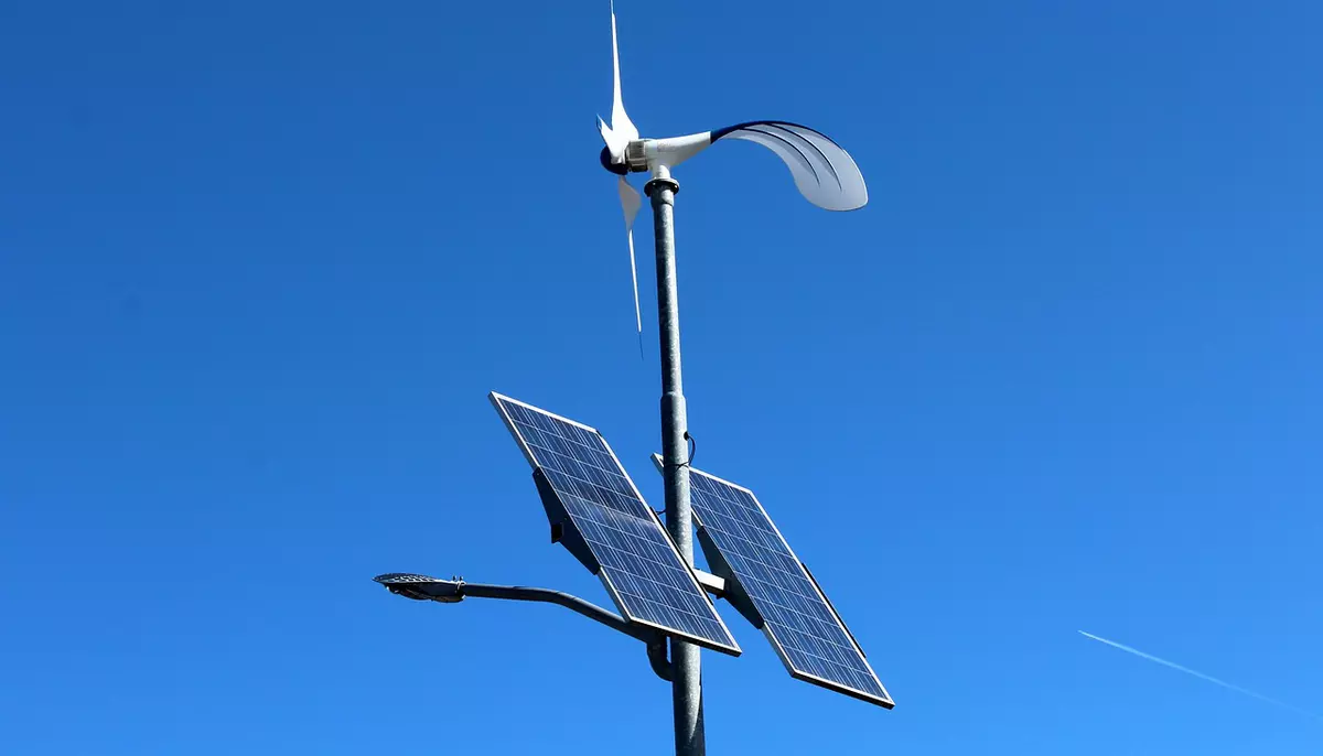 Statul pregătește finanțarea bateriilor pentru sisteme fotovoltaice. Programul are un buget de 400 de milioane de lei