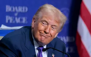 Trump manipulează piețele? După 5 luni de promisiuni repetate despre Iran, investitorii încă reacționează la declarațiile sale