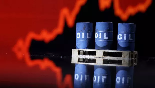 Creșterea prețului petrolului reaprinde incertitudinea în economia mondială. Bursele și investitorii devin tot mai prudenți.