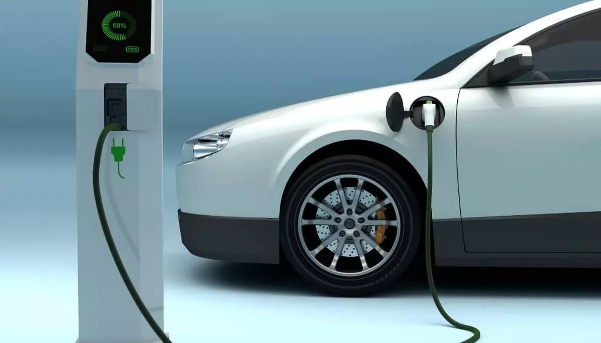 Importurile de mașini electrice second-hand au crescut cu 62%. Ce mărci și modele preferă românii