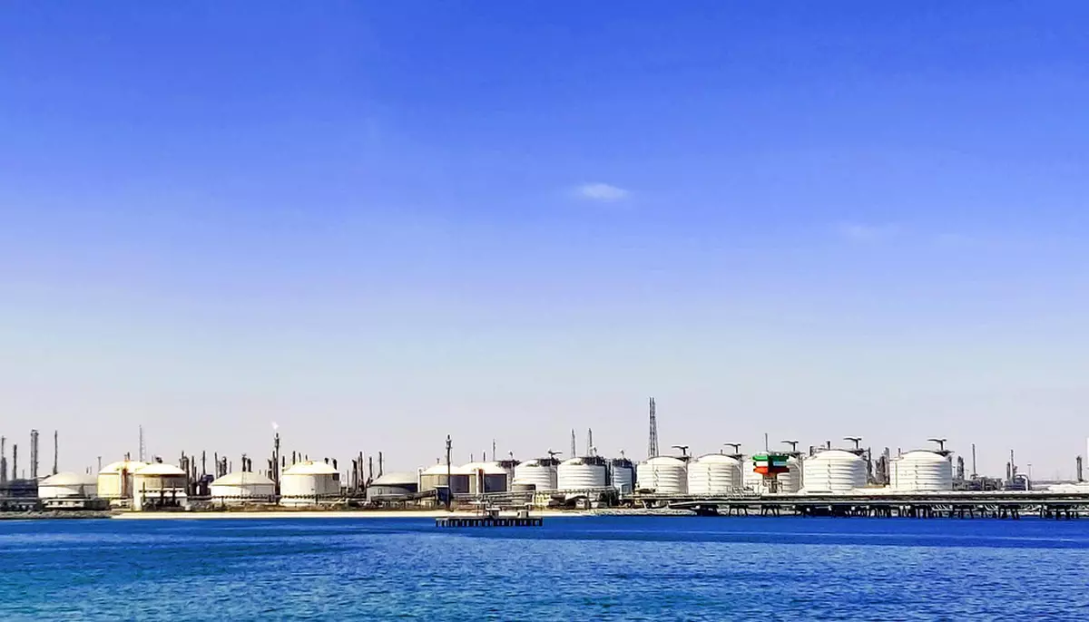 Prețul petrolului sare cu peste 2% pe fondul conflictului SUA-Iran. Țițeiul Brent urcă spre 93 de dolari pe baril