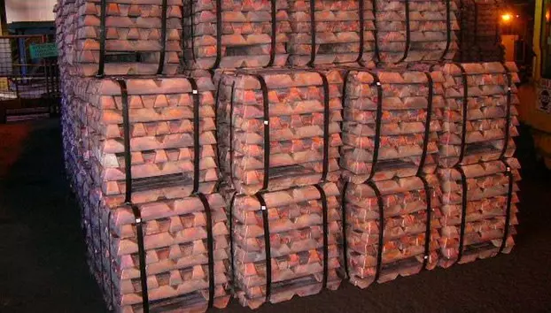 Febra cuprului eclipsează goana după aur. Noua bătălie pe piața metalelor se dă sub semnul reducerii resurselor