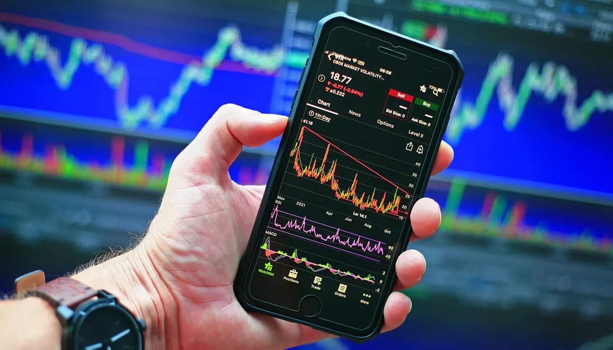 Goldman Sachs reduce estimările pentru piața globală de smartphone-uri. Volumul total al livrărilor va scădea cu 4%